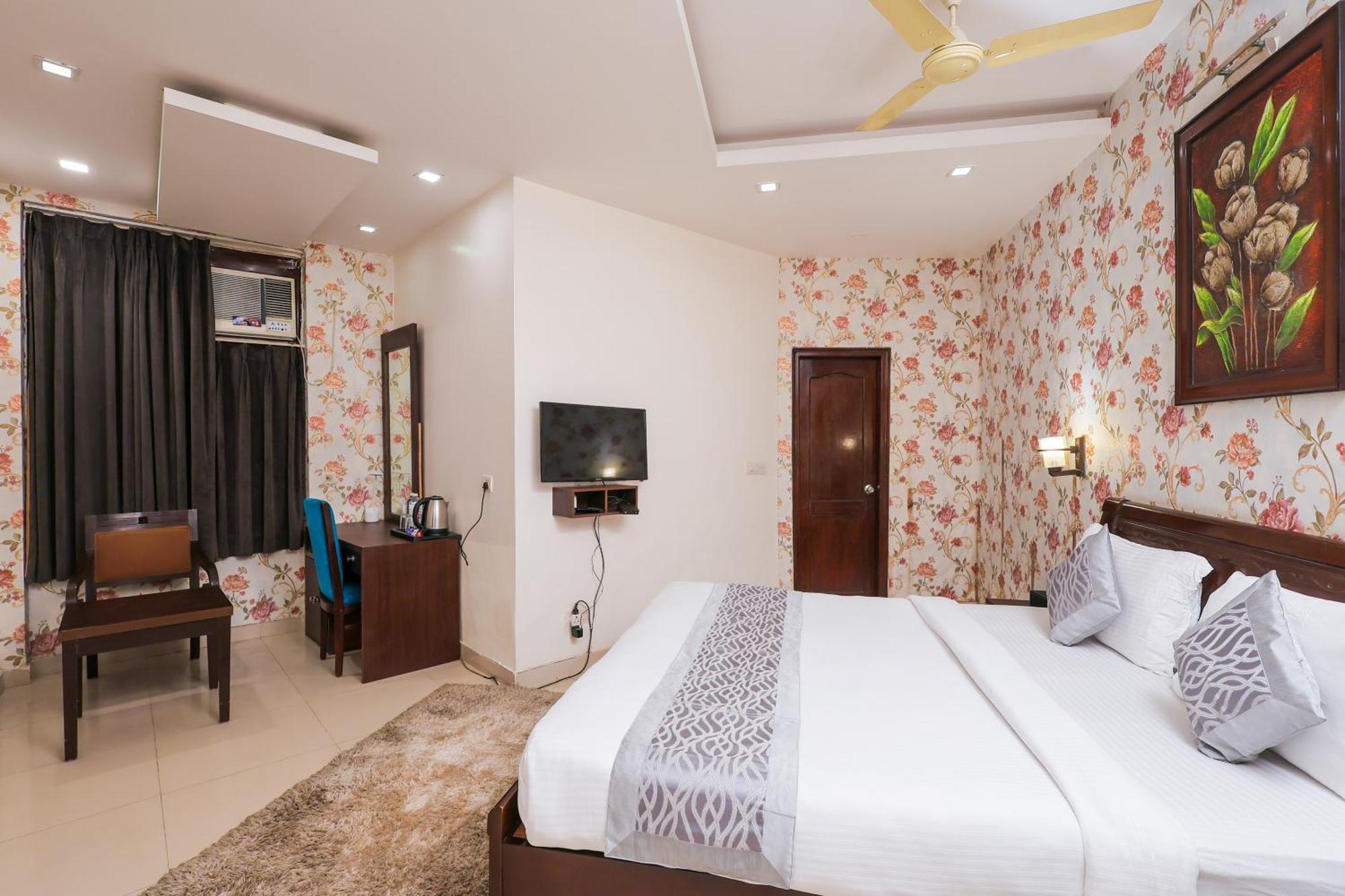 Nikko Blue - Boutique Hotel Gurgaon Exterior foto