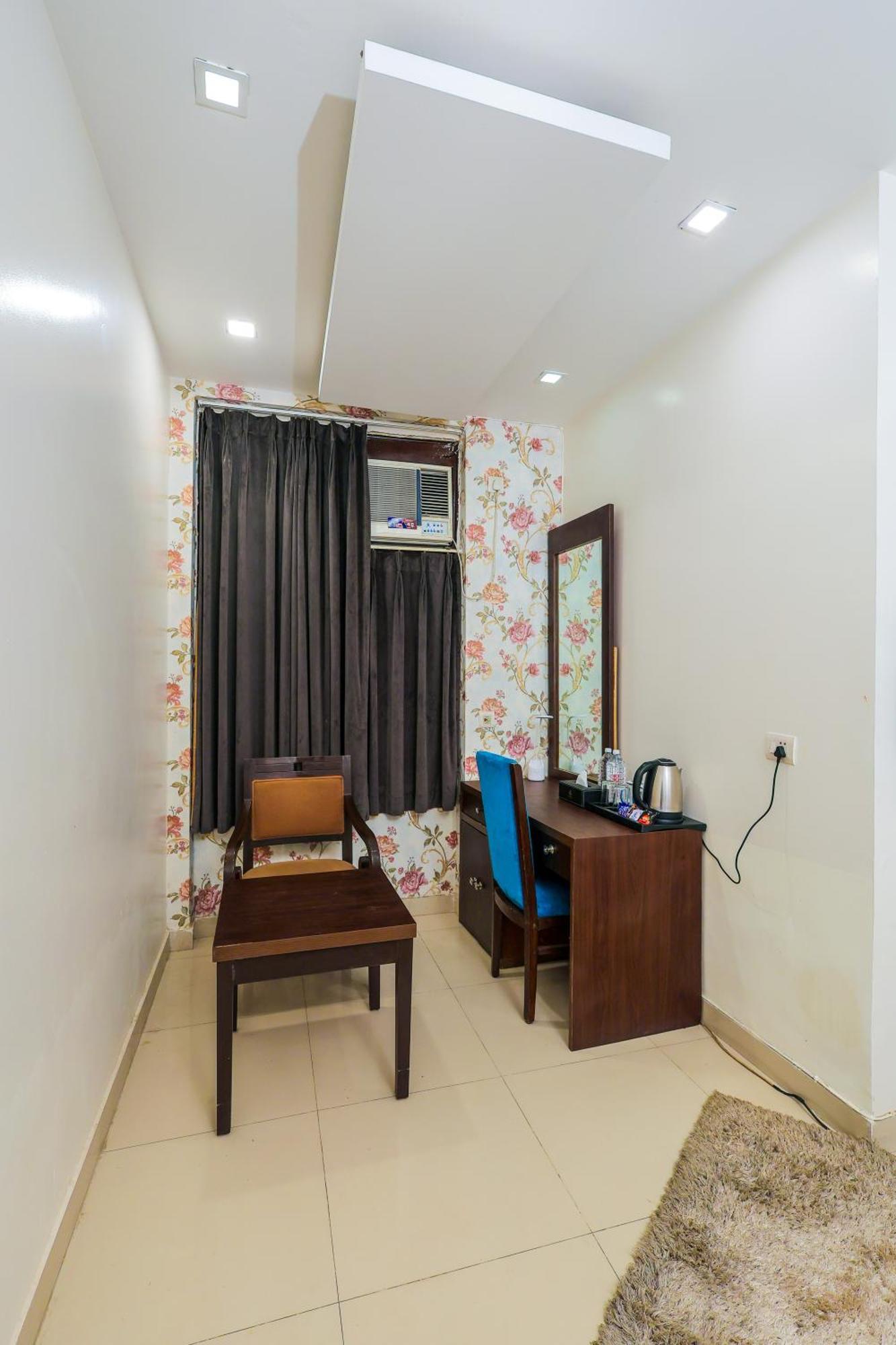 Nikko Blue - Boutique Hotel Gurgaon Exterior foto