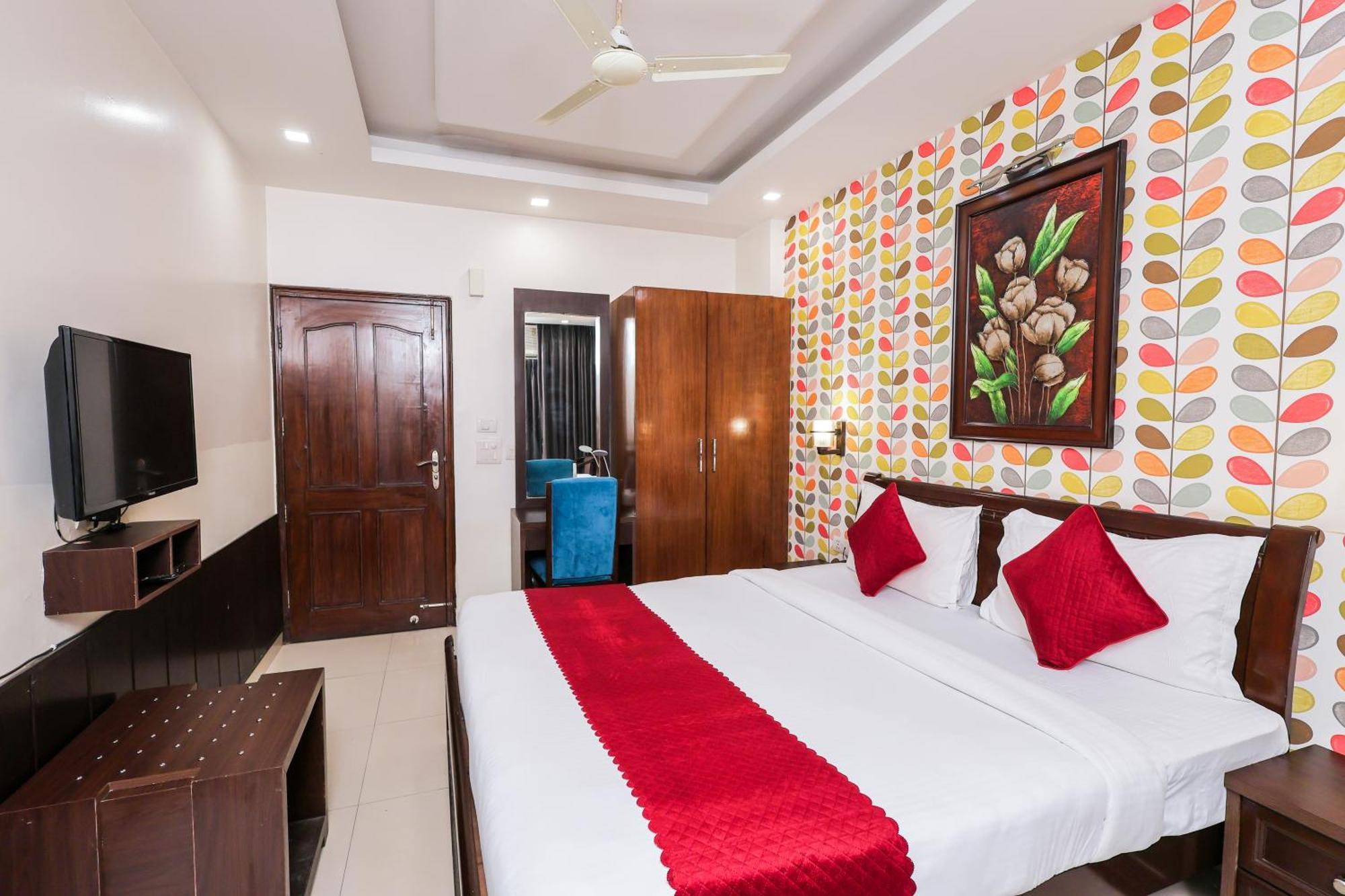 Nikko Blue - Boutique Hotel Gurgaon Exterior foto